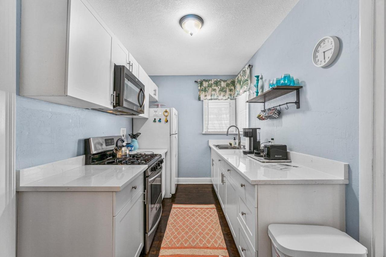 Steps To Beach & Downtown! Spacious Beach Bungalow #2 Лейк Уърт Екстериор снимка