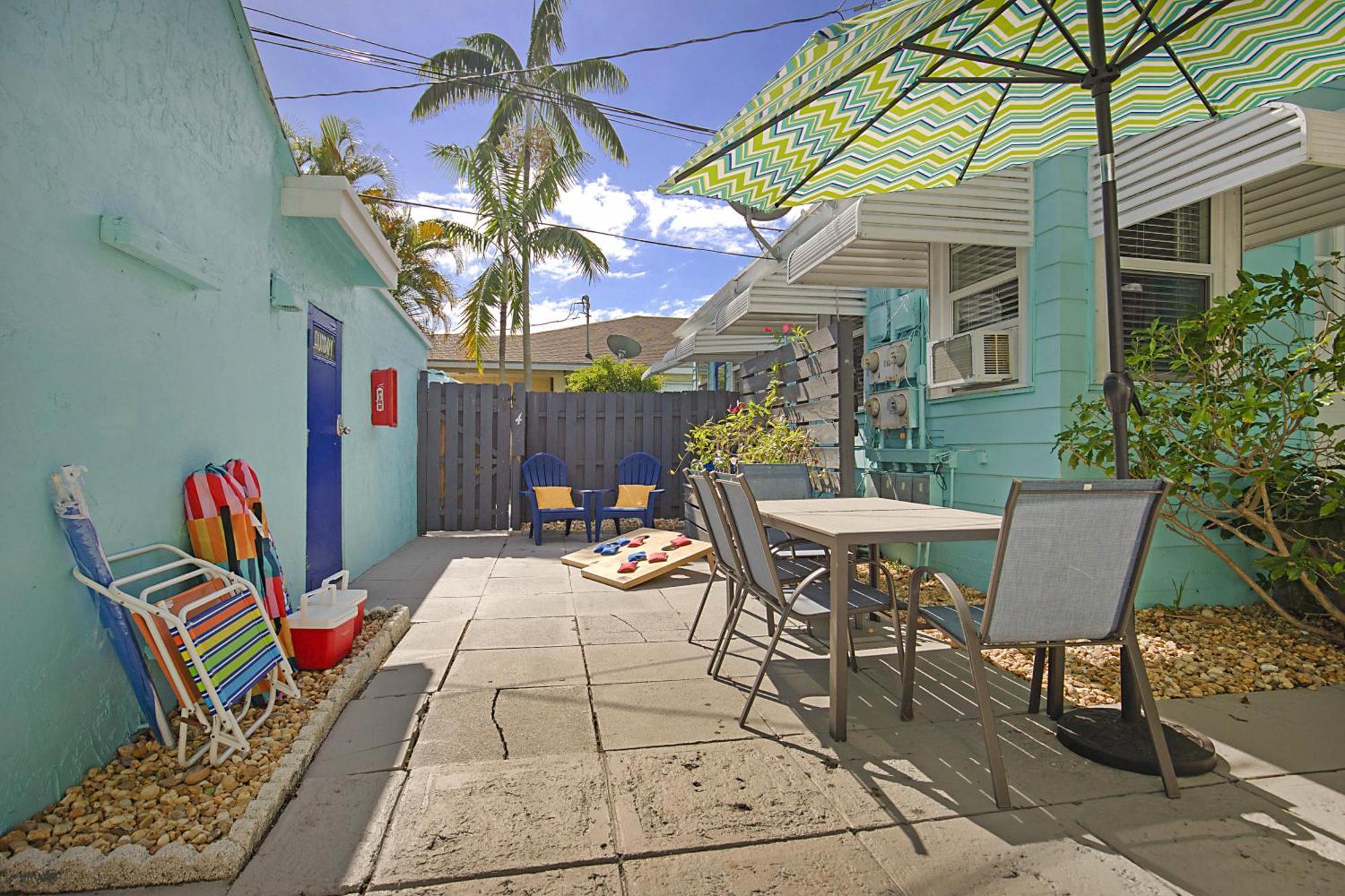 Steps To Beach & Downtown! Spacious Beach Bungalow #2 Лейк Уърт Екстериор снимка